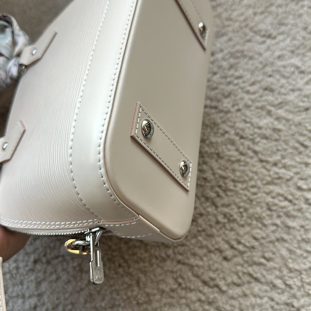 Louis Vuitton Alma BB Quartz epi - Picture 11 of 13